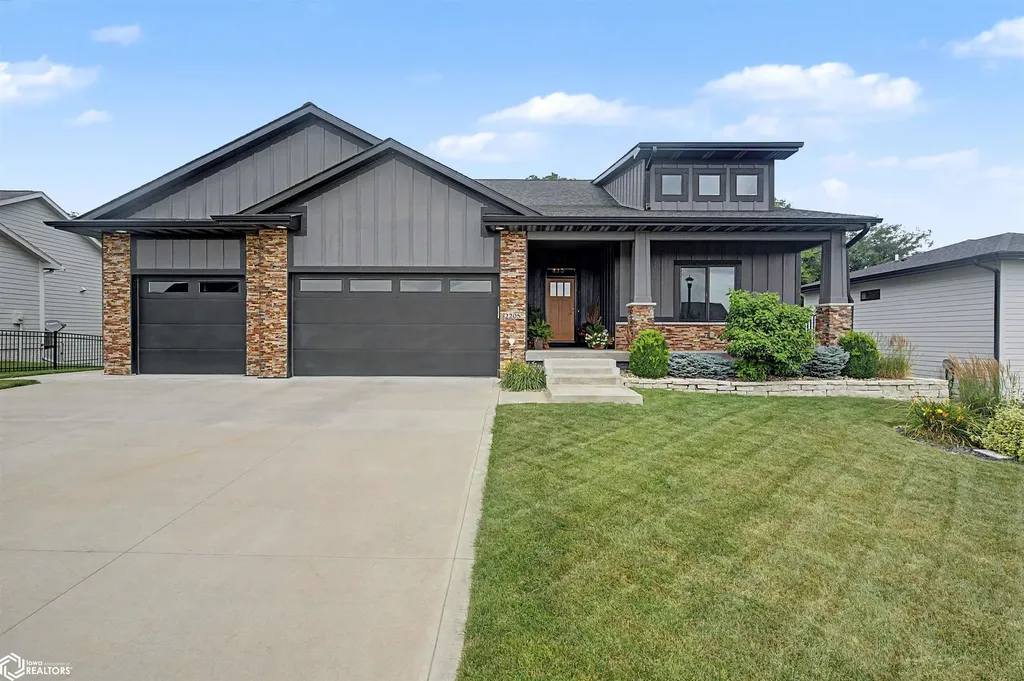 2205 NE Heritage Drive Grimes IA 50111