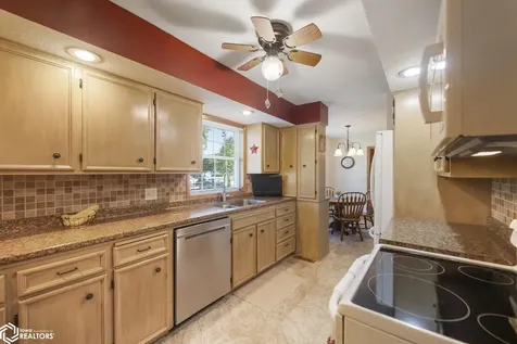 38 Country Circle Mason City IA 50401