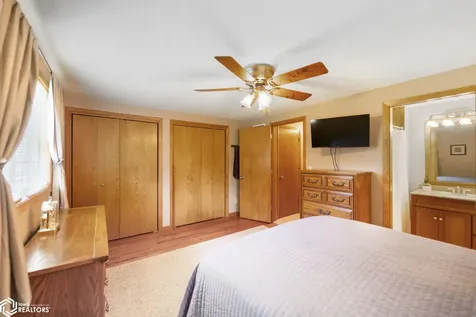 38 Country Circle Mason City IA 50401