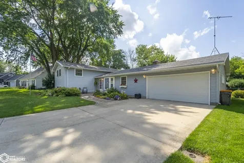 38 Country Circle Mason City IA 50401