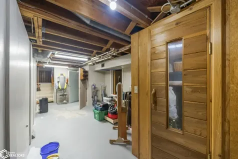 38 Country Circle Mason City IA 50401