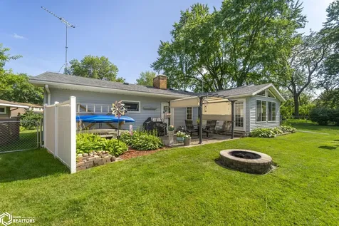 38 Country Circle Mason City IA 50401