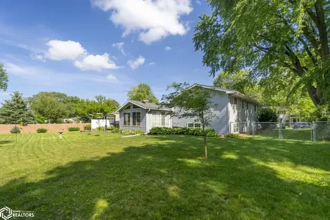 38 Country Circle Mason City IA 50401