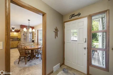 38 Country Circle Mason City IA 50401
