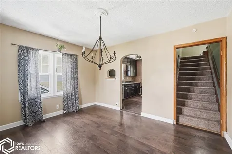 221 W Maple Street Hubbard IA 50122