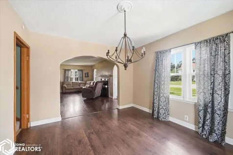 221 W Maple Street Hubbard IA 50122