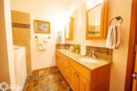 15502 Rock Bluff Road Ottumwa IA 52501