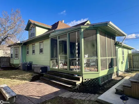 204 N 3rd Street Fairfield IA 52556