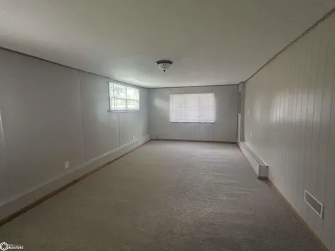 511 5th Street SW Hampton IA 50441