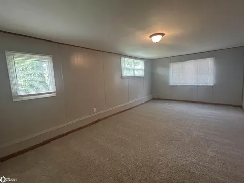511 5th Street SW Hampton IA 50441