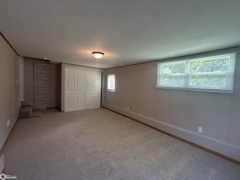 511 5th Street SW Hampton IA 50441