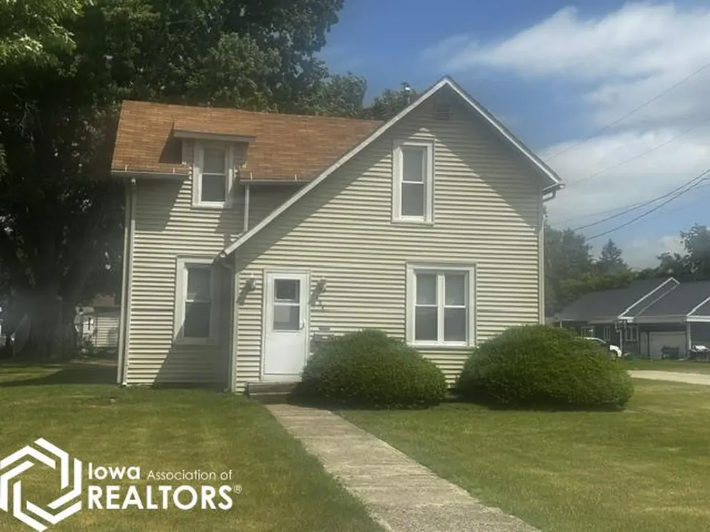 484 Center Street E Britt IA 50423