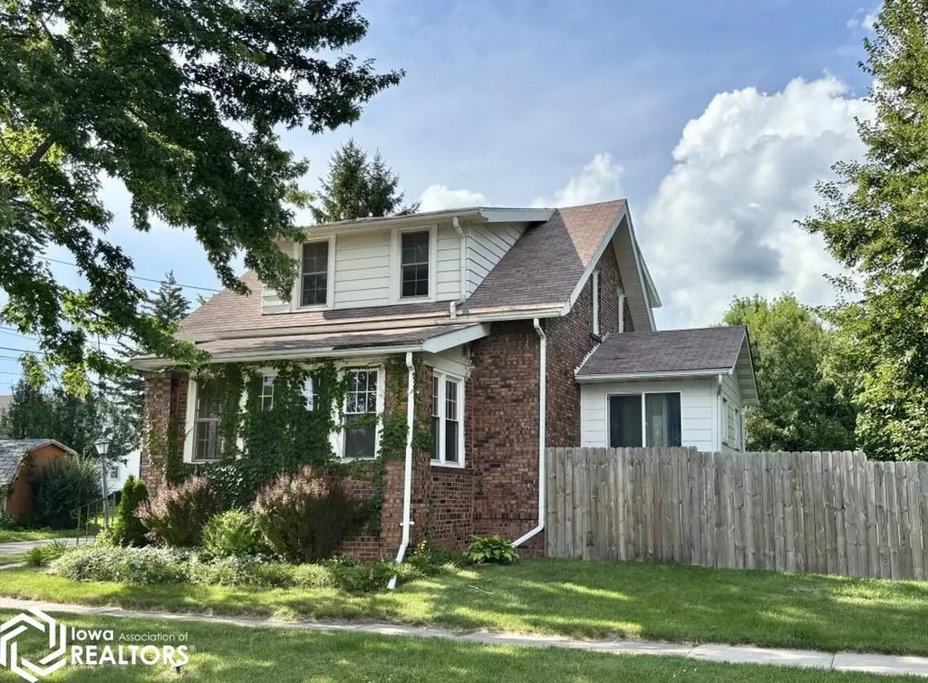 1105 E Broadway Avenue Fairfield IA 52556