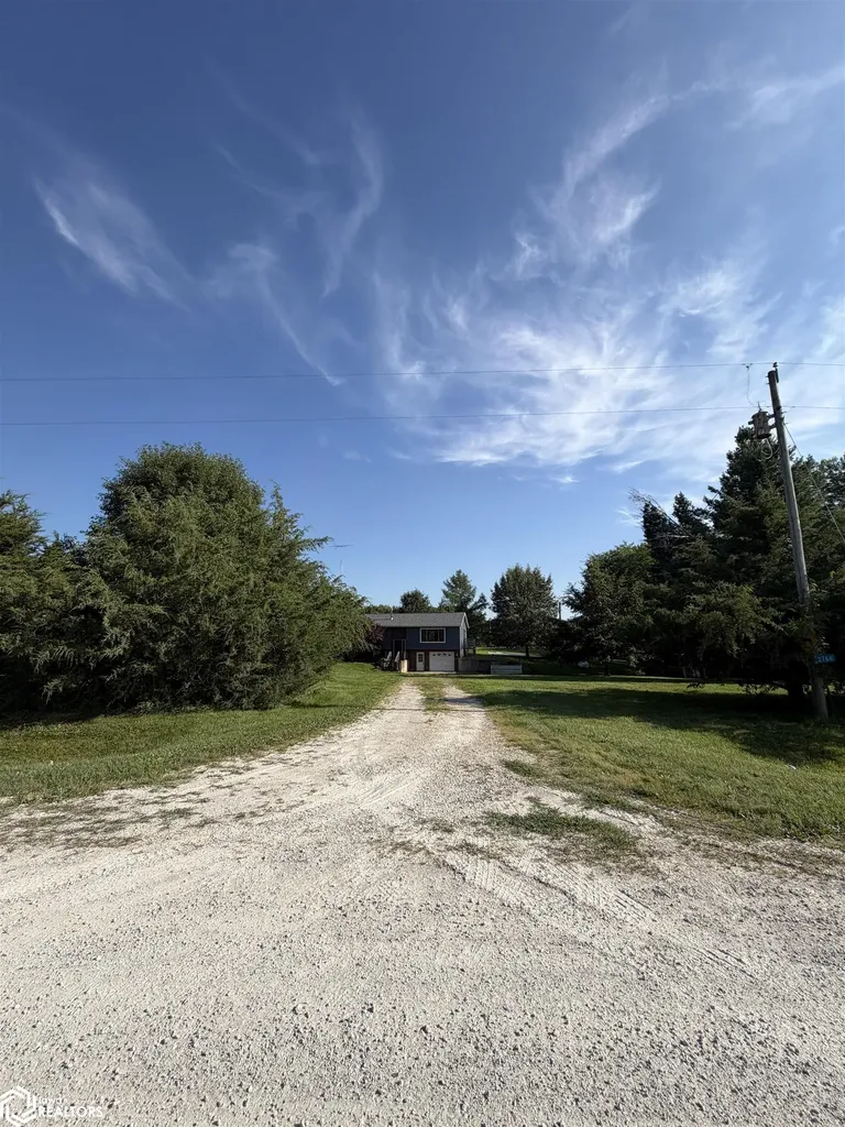 2764 295th Street Danville IA 52623