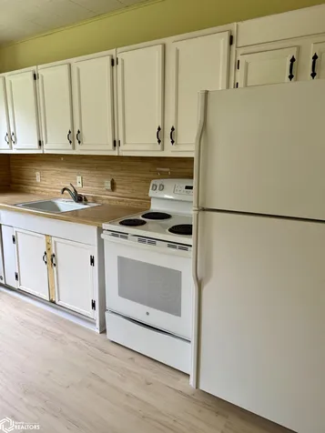 910 16th Street Eldora IA 50627