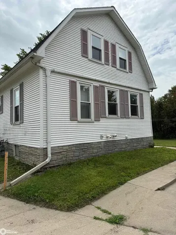 910 16th Street Eldora IA 50627