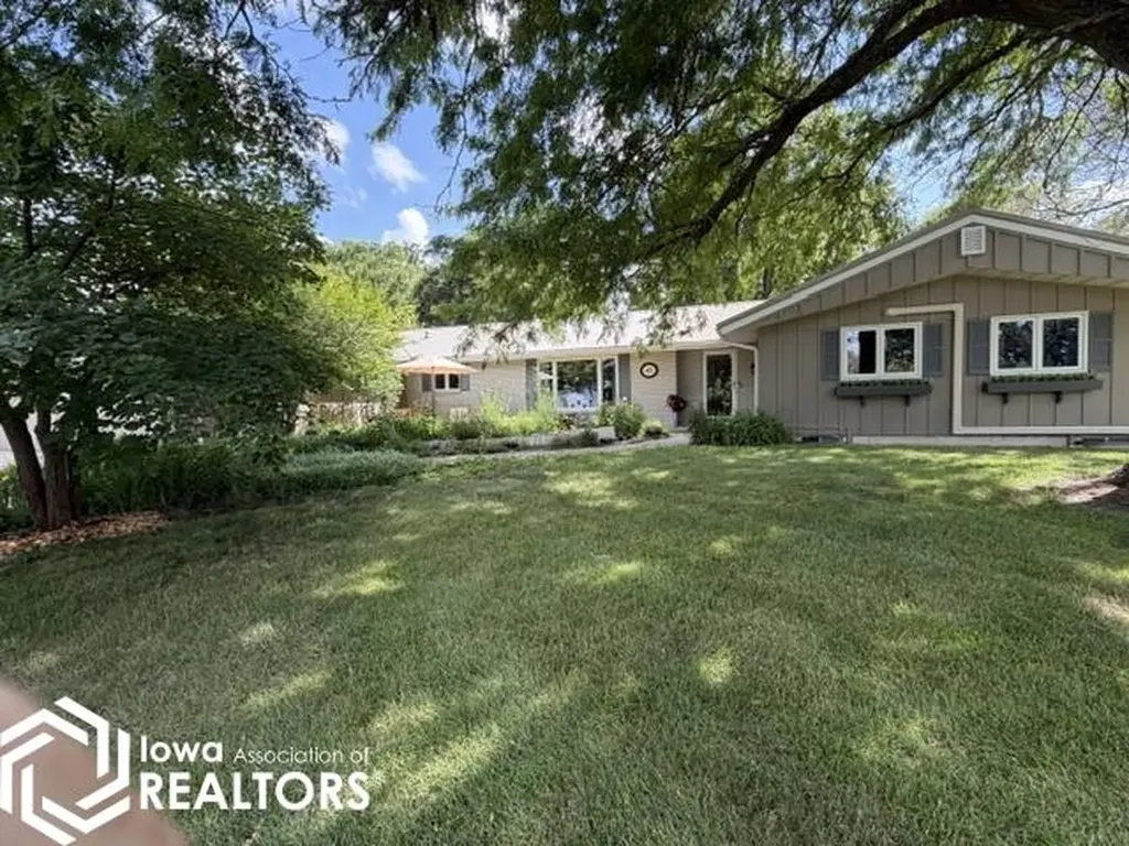 45 Four Winds Drive Clear Lake IA 50428