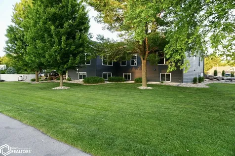 1611 Willow Place Clear Lake IA 50428