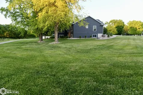 1611 Willow Place Clear Lake IA 50428