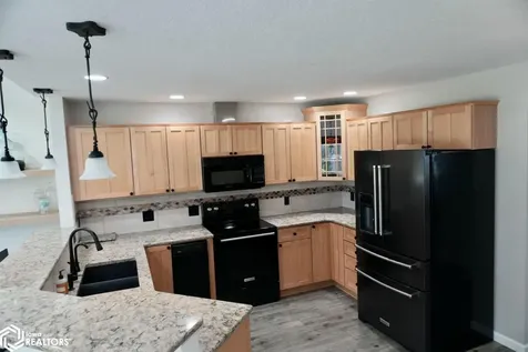 1611 Willow Place Clear Lake IA 50428