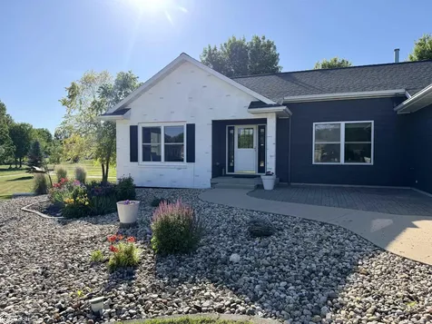 1611 Willow Place Clear Lake IA 50428