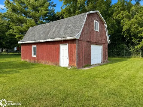 11818 Dmc Highway 99 Burlington IA 52601