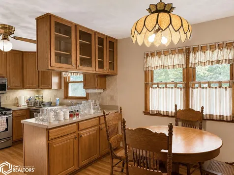 11818 Dmc Highway 99 Burlington IA 52601