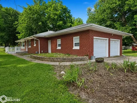 11818 Dmc Highway 99 Burlington IA 52601