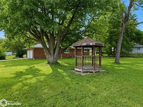 11818 Dmc Highway 99 Burlington IA 52601