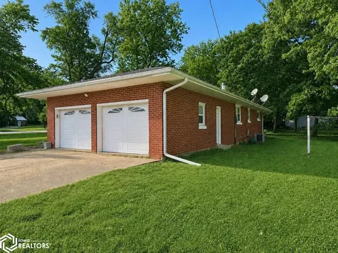 11818 Dmc Highway 99 Burlington IA 52601