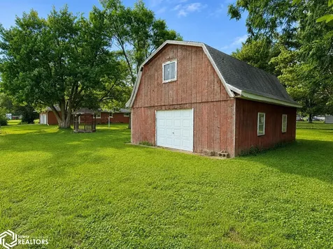 11818 Dmc Highway 99 Burlington IA 52601