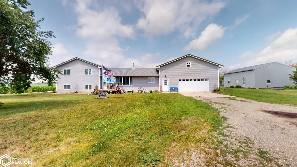 10910 Ulmus Avenue Rockford IA 50468