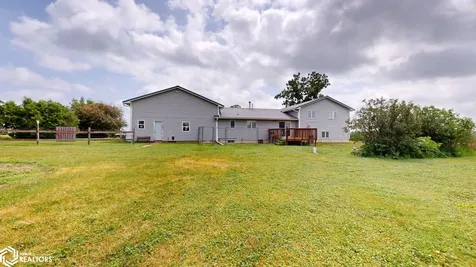 10910 Ulmus Avenue Rockford IA 50468