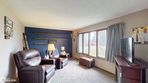 10910 Ulmus Avenue Rockford IA 50468