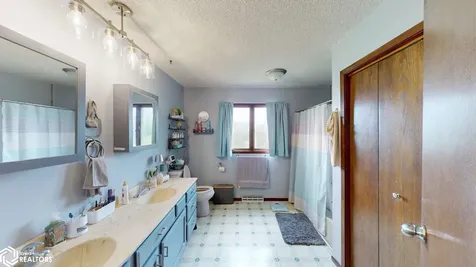 10910 Ulmus Avenue Rockford IA 50468