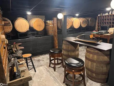305-309 Gilman Street Sheffield IA 50475