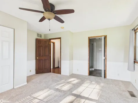 2406 N Court Street Ottumwa IA 52501