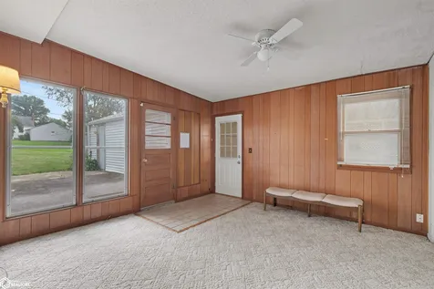 1012 S 7th Avenue Marshalltown IA 50158