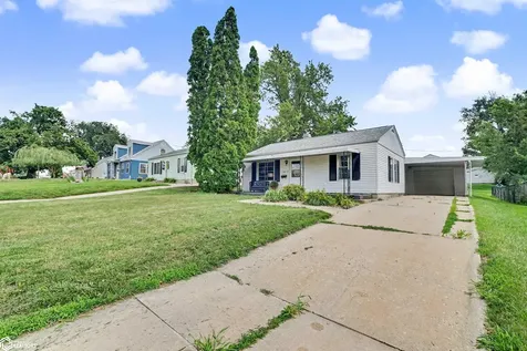 1012 S 7th Avenue Marshalltown IA 50158