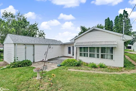 1012 S 7th Avenue Marshalltown IA 50158