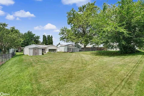 1012 S 7th Avenue Marshalltown IA 50158
