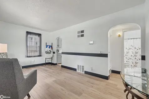 1012 S 7th Avenue Marshalltown IA 50158