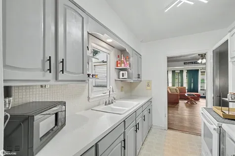1012 S 7th Avenue Marshalltown IA 50158