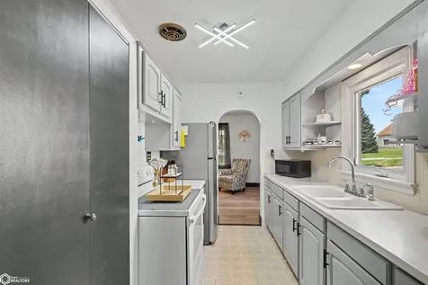 1012 S 7th Avenue Marshalltown IA 50158