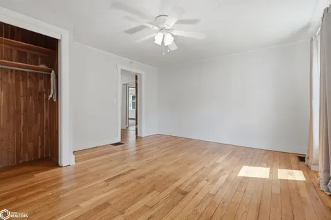 1227 N 6th Street Burlington IA 52601