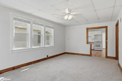 1227 N 6th Street Burlington IA 52601