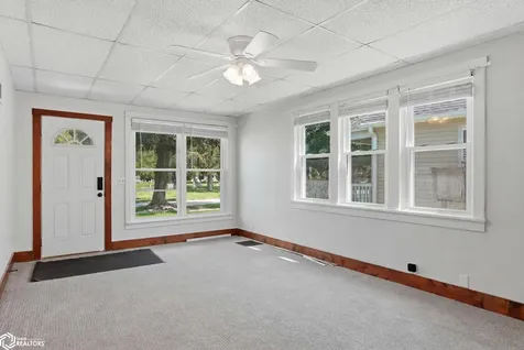 1227 N 6th Street Burlington IA 52601