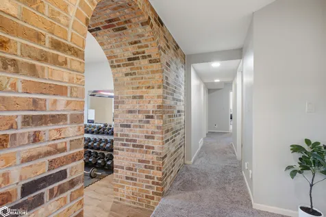 11091 Oak Ridge Road Burlington IA 52601