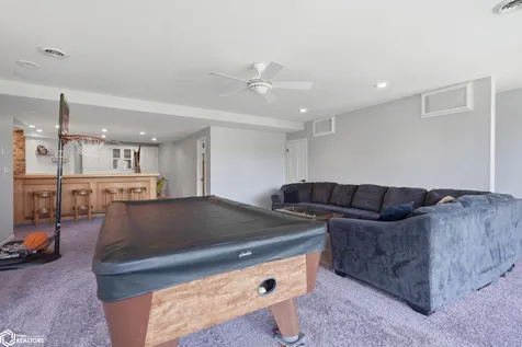 11091 Oak Ridge Road Burlington IA 52601