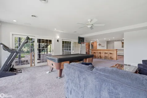 11091 Oak Ridge Road Burlington IA 52601